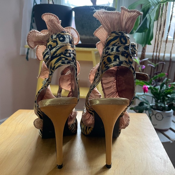 Wild Rose Leopard Print Peep Toe Heels with Ruffle Detail - Picture 6 of 13
